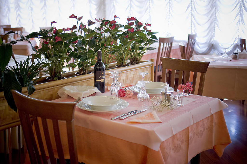 Hotel Meeting Cesenatico Ngoại thất bức ảnh