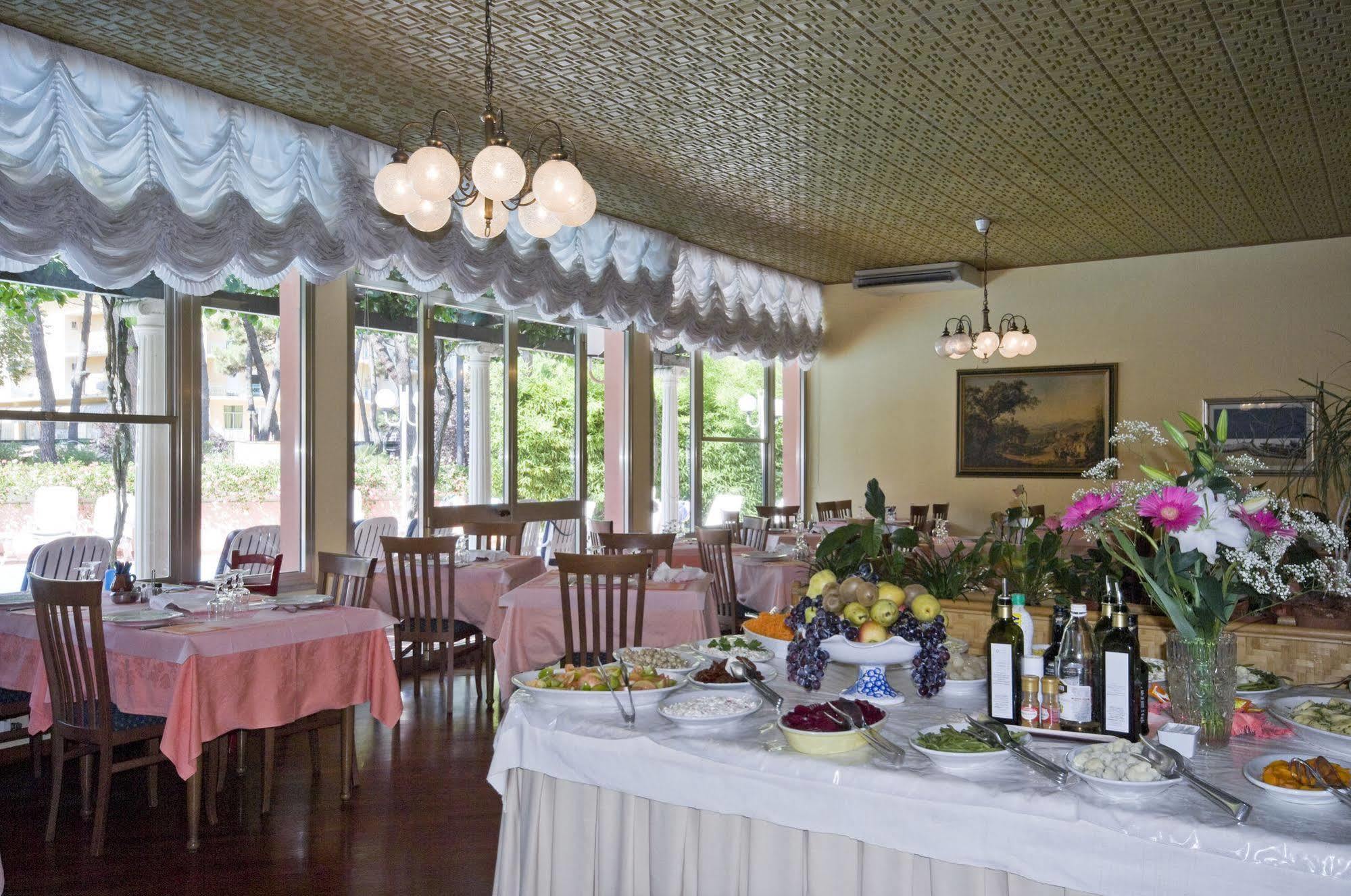 Hotel Meeting Cesenatico Ngoại thất bức ảnh