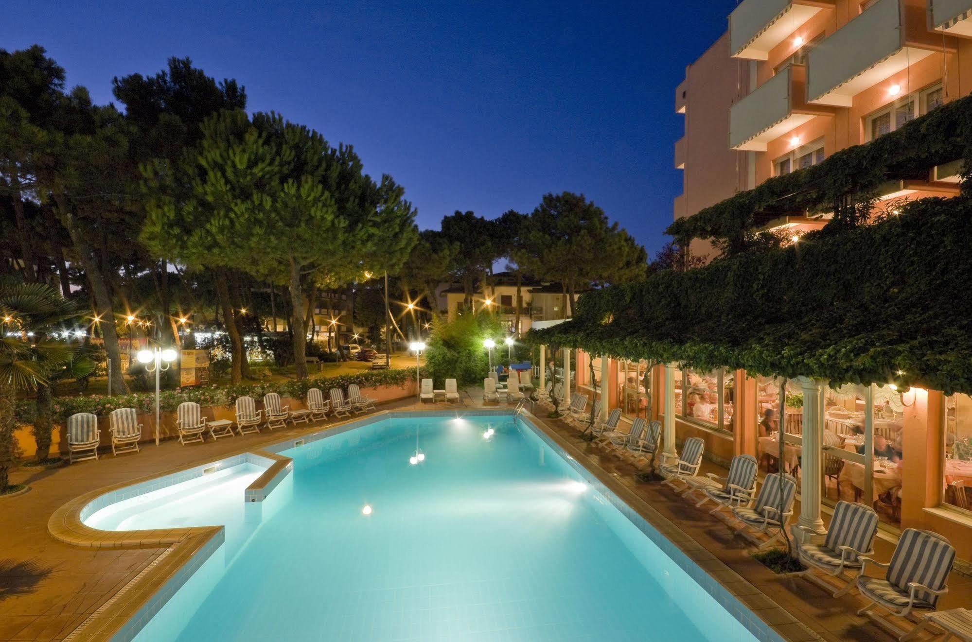 Hotel Meeting Cesenatico Ngoại thất bức ảnh